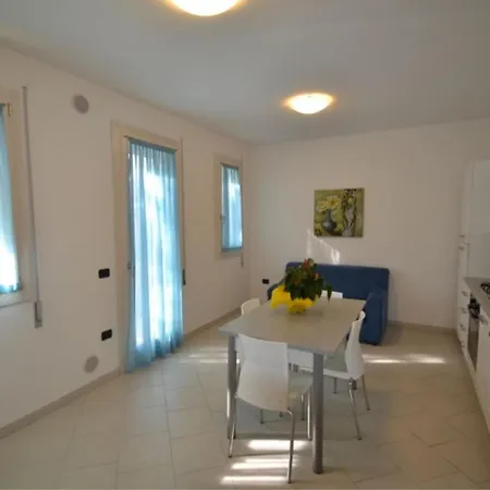 Daniele A Pochi Passi Dal Centro E Dalla Villa *