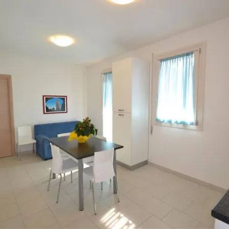 Daniele A Pochi Passi Dal Centro E Dalla Villa