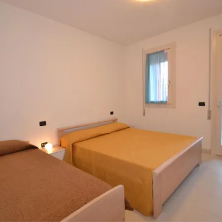 Daniele A Pochi Passi Dal Centro E Dalla Villa Rosolina Mare